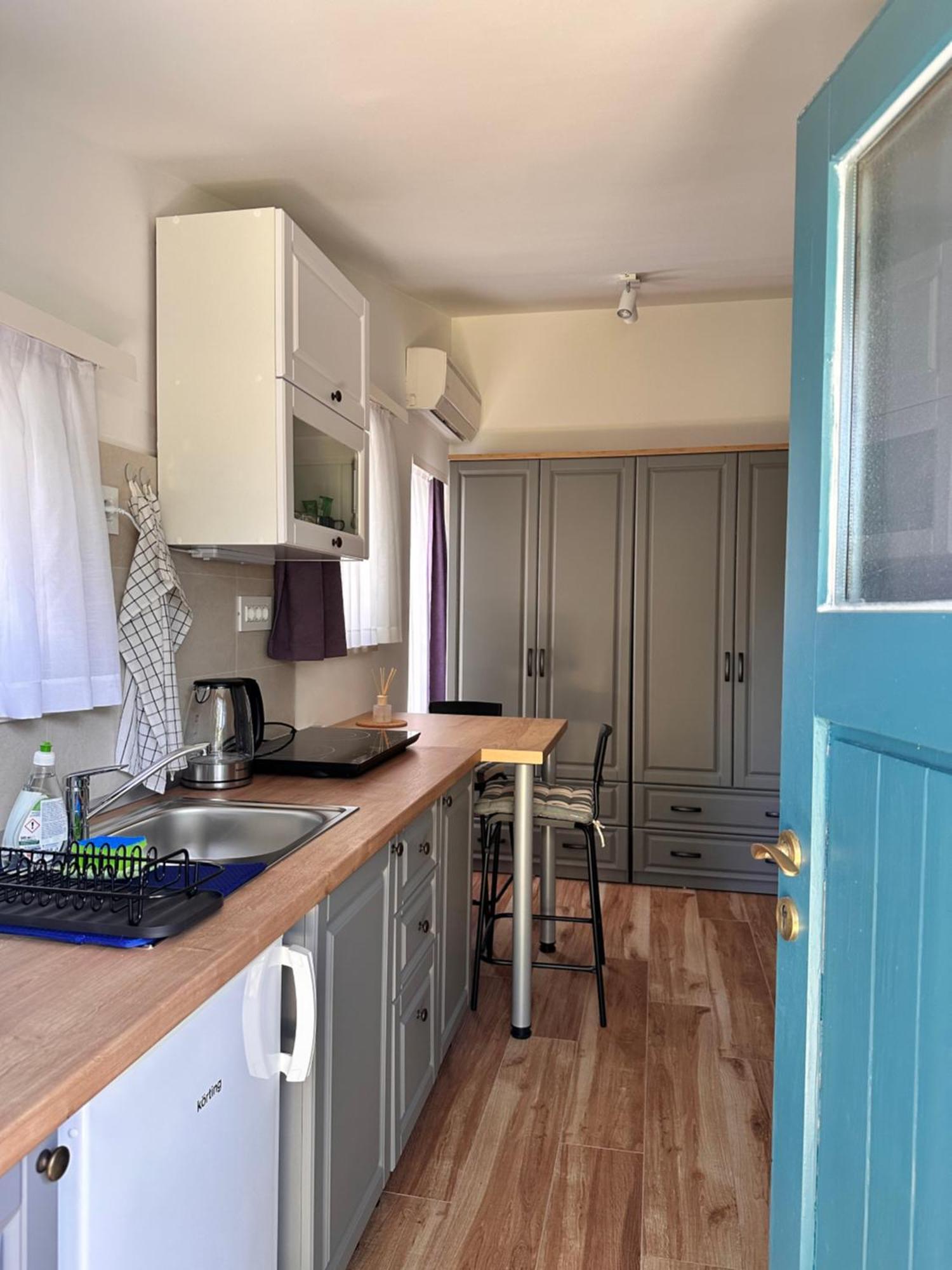 Lux Apartments In Downtown Пула Екстериор снимка